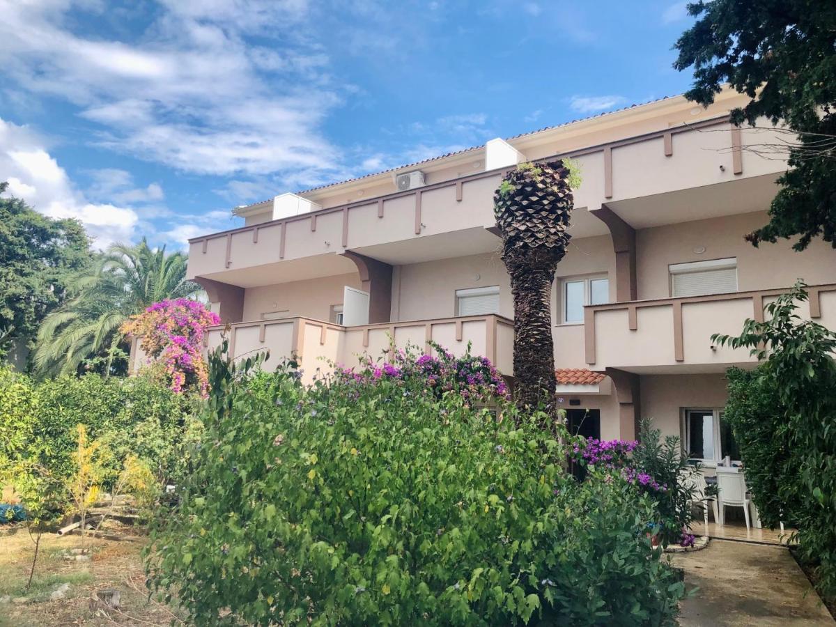 Apartments Palma Novalja Luaran gambar