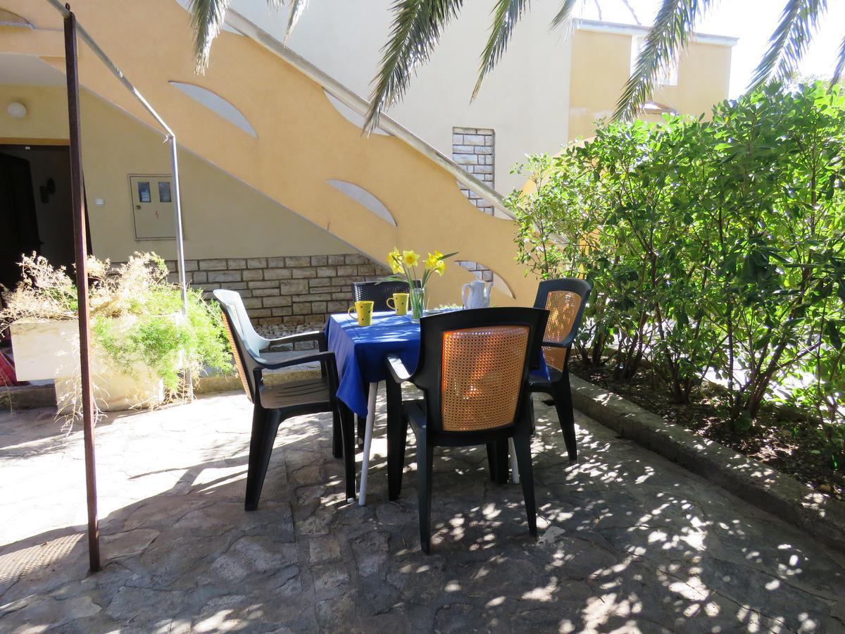 Apartments Palma Novalja Bilik gambar